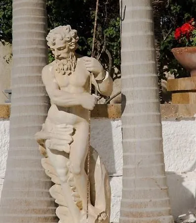 Fontane Bianche Hotel 3*