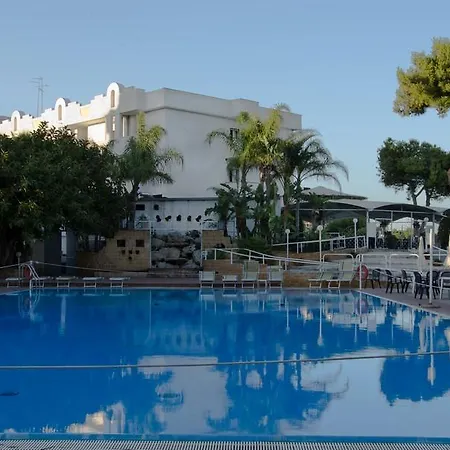 Hotel Fontane Bianche 3*